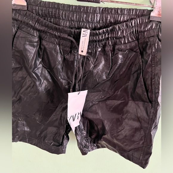 ZARA faux leather shorts 🩳 on SALE WITH TAG - Picture 3 of 9